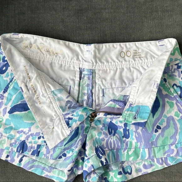 Lilly Pulitzer Walsh Printed Shorts, size 00 - Picture 3 of 3